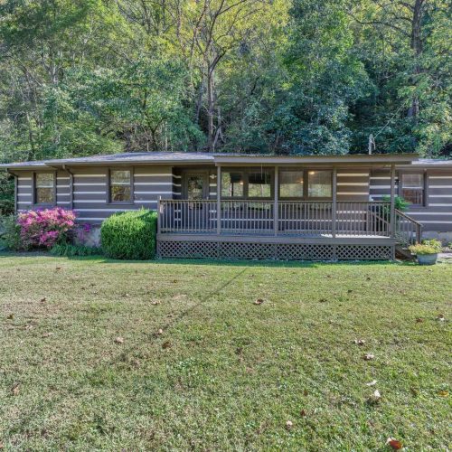 By submitting this image to Realtracs Inc, the User grants to Realtracs Inc an unrestricted license to use the image in compilations of properties and in other ways authorized by the Board of Directors.