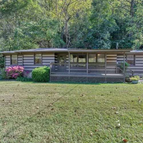 By submitting this image to Realtracs Inc, the User grants to Realtracs Inc an unrestricted license to use the image in compilations of properties and in other ways authorized by the Board of Directors.